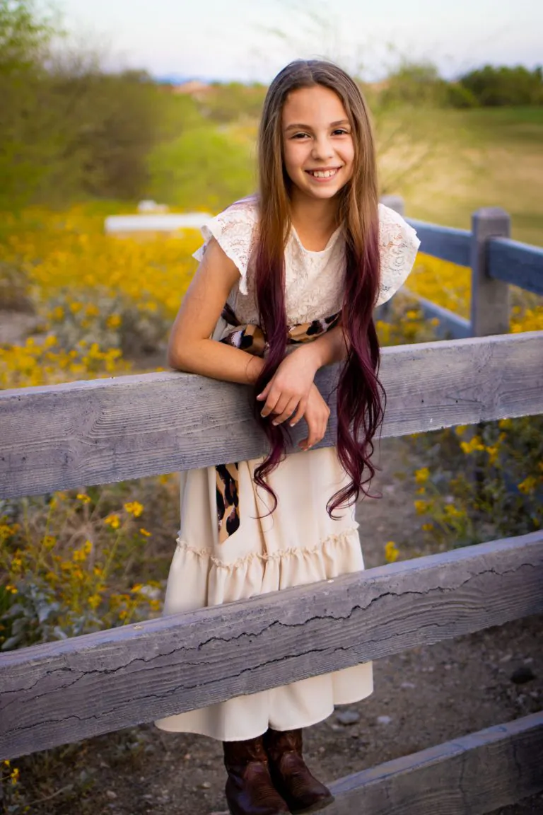 Pretty girl outdoor photo session