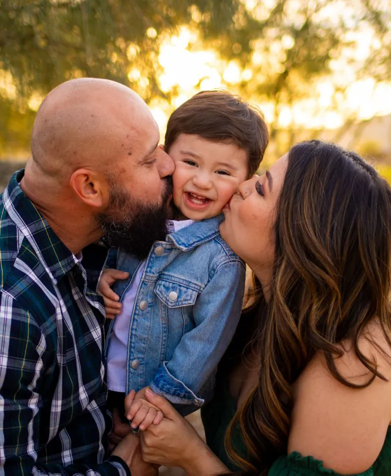 Kissing Family Photo AZ