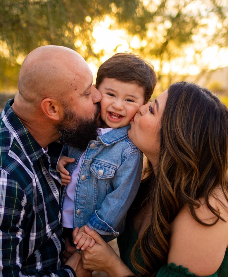 Sweet Kiss Family Photo