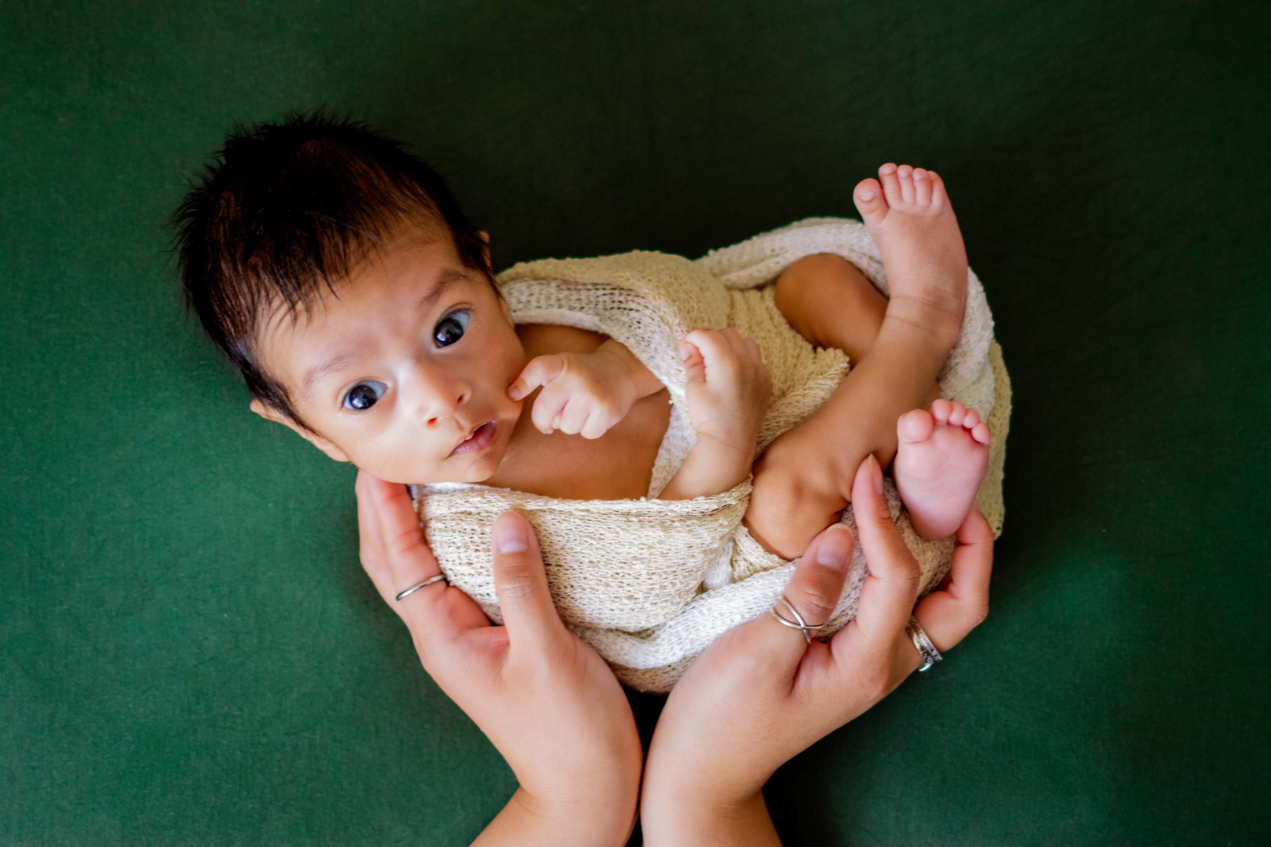 Roman newborn session 15 scaled
